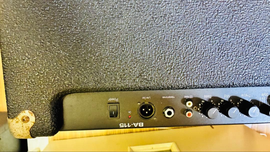 Ampeg BA-115 旧型 裂け有 本体のみ 通電音出しOK