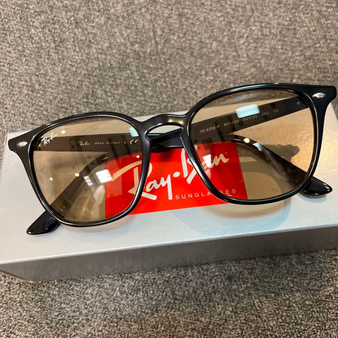即横浜発！正規RayBanレイバン RB4258F601/93 アジアンフィット