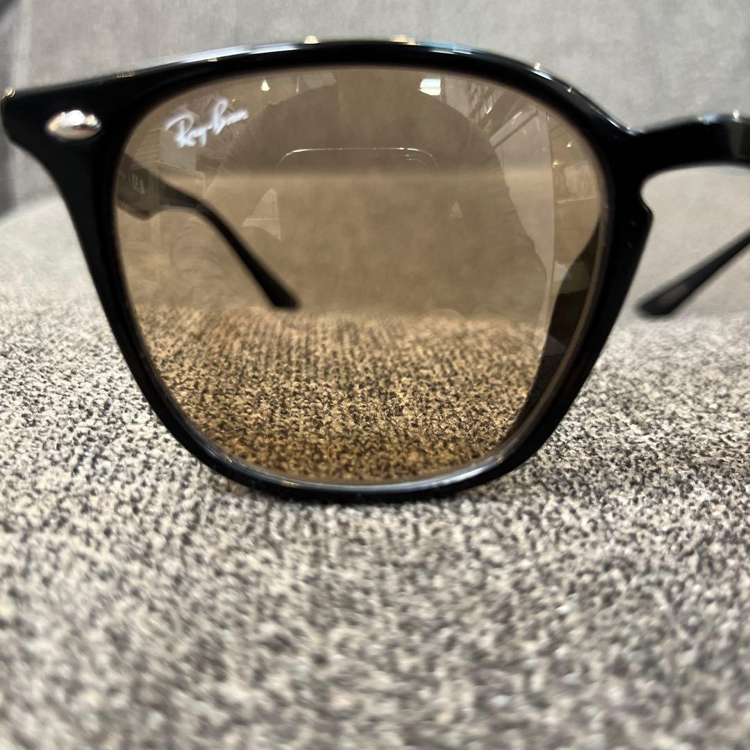即横浜発！正規RayBanレイバン RB4258F601/93 アジアンフィット