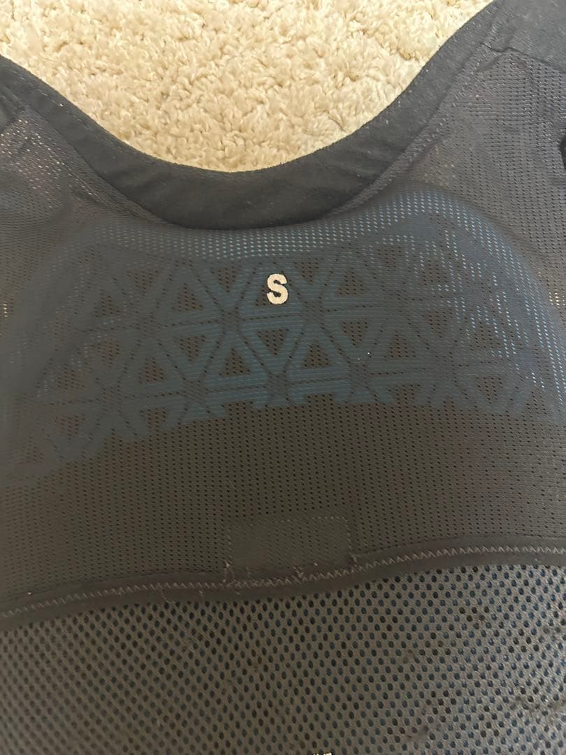 11/24まで値引き！Salomon バックプロテクター　MENS Sサイズ
