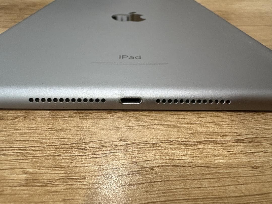 Apple iPad 第6世代 32GB スペースグレー Wi-Fiモデル