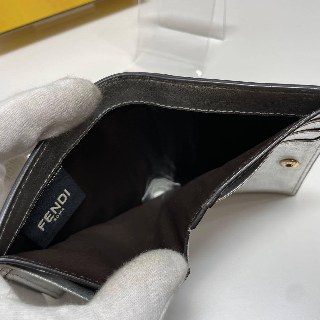 R*ず様 FENDI 8M4068 シルバー 二つ折り財布