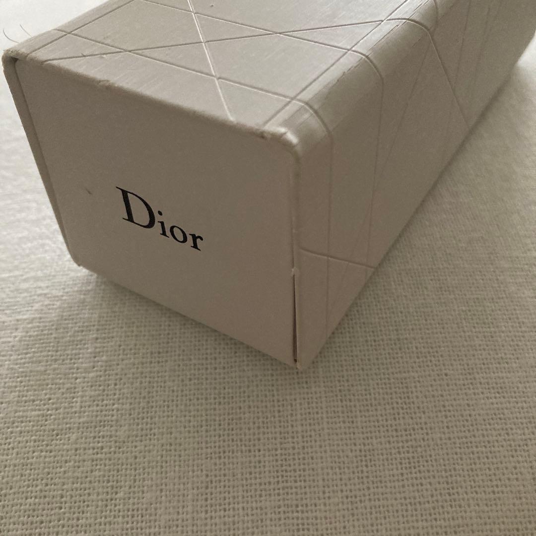 Dior ブラックサングラス