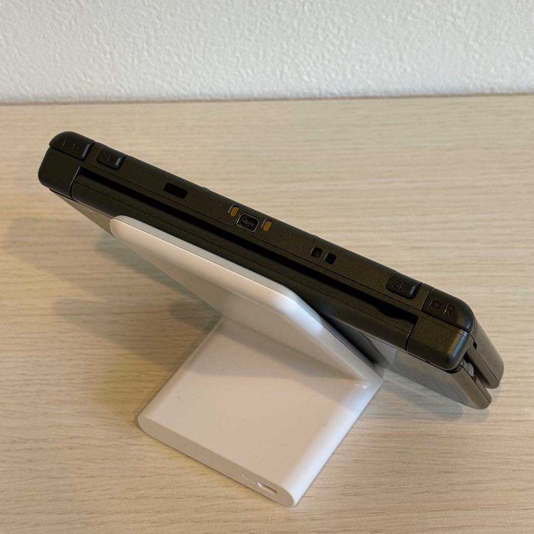 【極美品】Newニンテンドー3DS LL メタリックブラック 箱付き 3-092