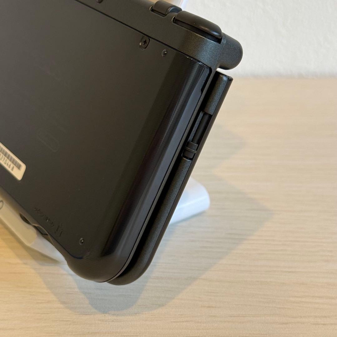 【極美品】Newニンテンドー3DS LL メタリックブラック 箱付き 3-092