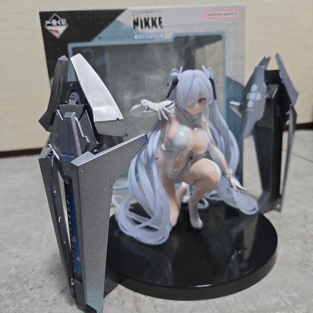 勝利の女神 NIKKE シンデレラ フィギュア B賞 一番くじ