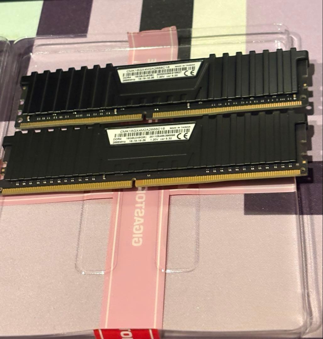 ト*ー様 CORSAIR VENGEANCE DDR4 16GB（8GB×2枚）