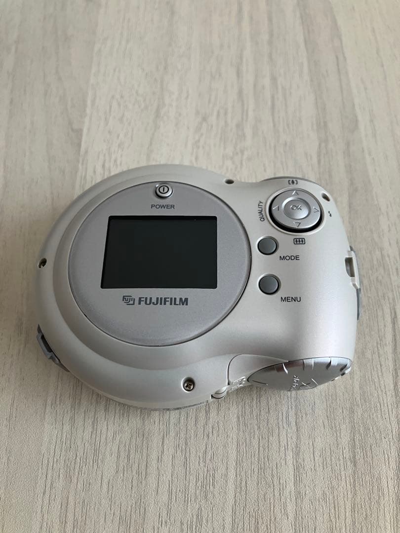 【希少・動作品・箱と説明書付】 FUJIFILM デジタルカメラ DQ-1