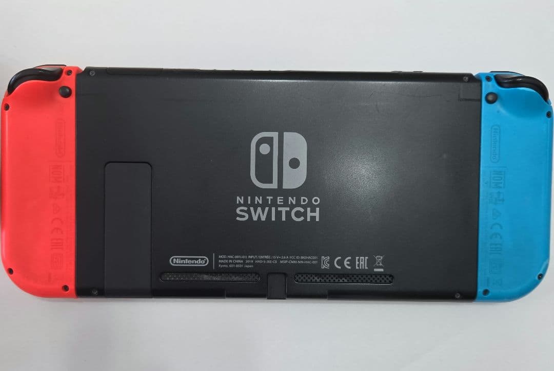 Nintendo Switch付属品全部あり反射していたので白く塗りつぶしました