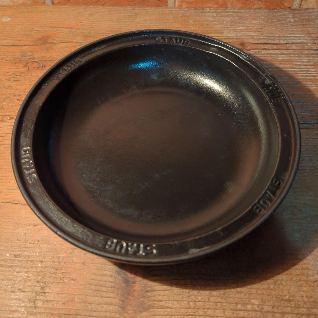 STAUB タジン鍋 　20センチ アイボリー＆ブラック