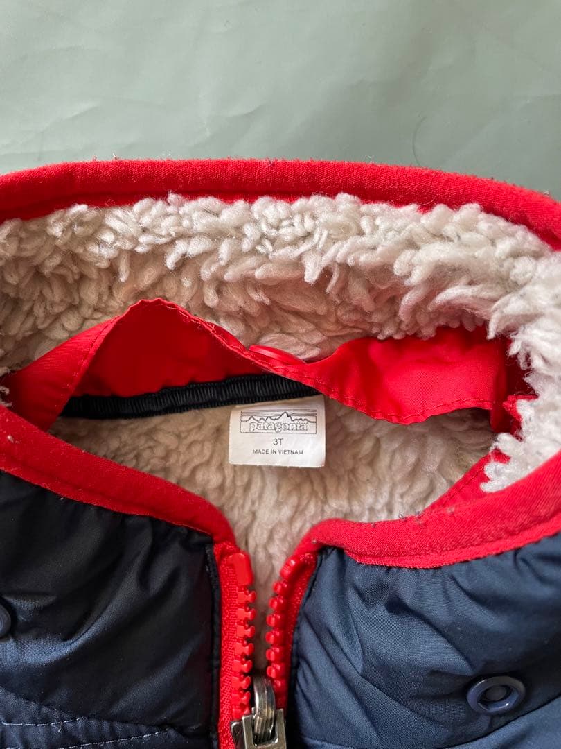 【美品】Patagonia パタゴニア　リバーシブルダウンジャケット　3Tキッズ