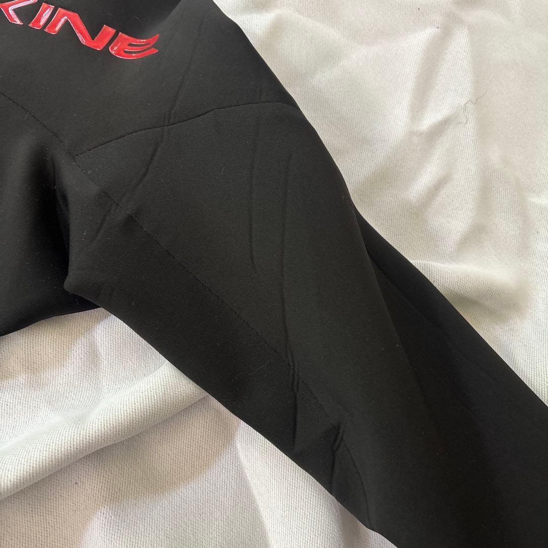 DAKINE ブラック タッパー 長袖