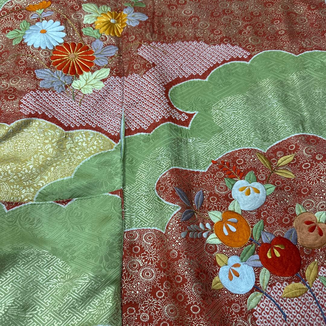 桜のマーチ　桶絞り 染め分け 総刺繍 金彩 振袖