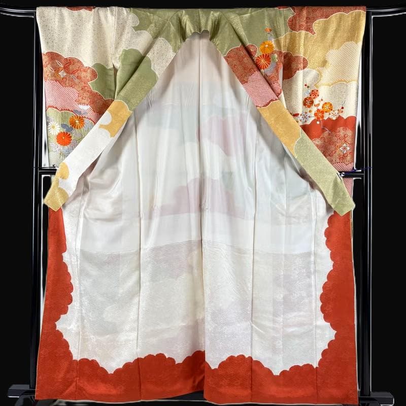 桜のマーチ　桶絞り 染め分け 総刺繍 金彩 振袖