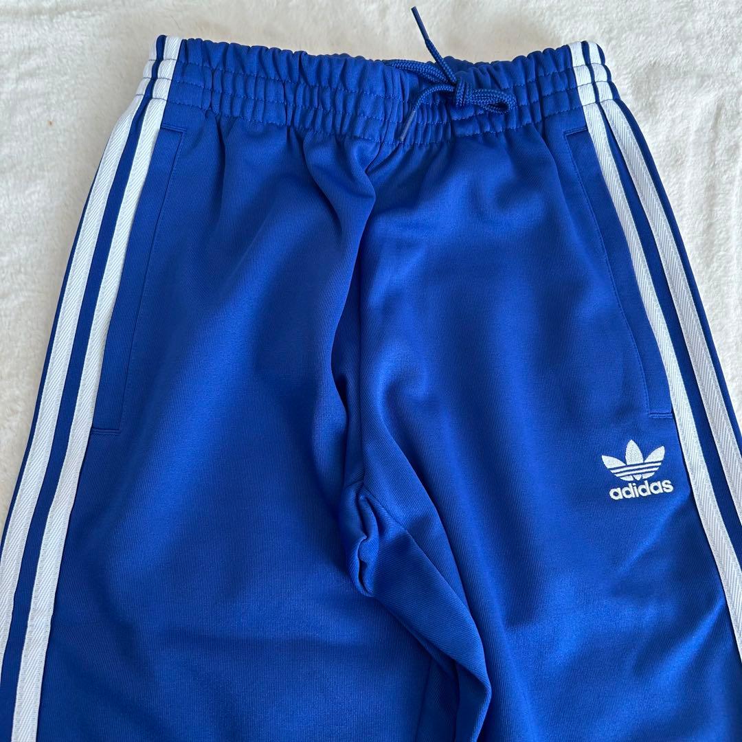 新品　タグ付き adidas アディダス 青　セットアップ　ジャージ