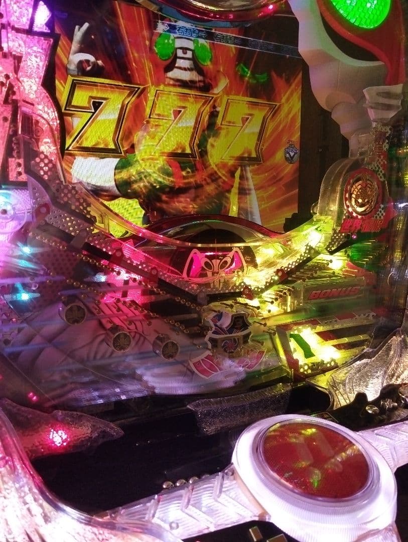ちゃぴ パチンコ仮面ライダー　V3 実機　 自動循環器内蔵　キャスター付き