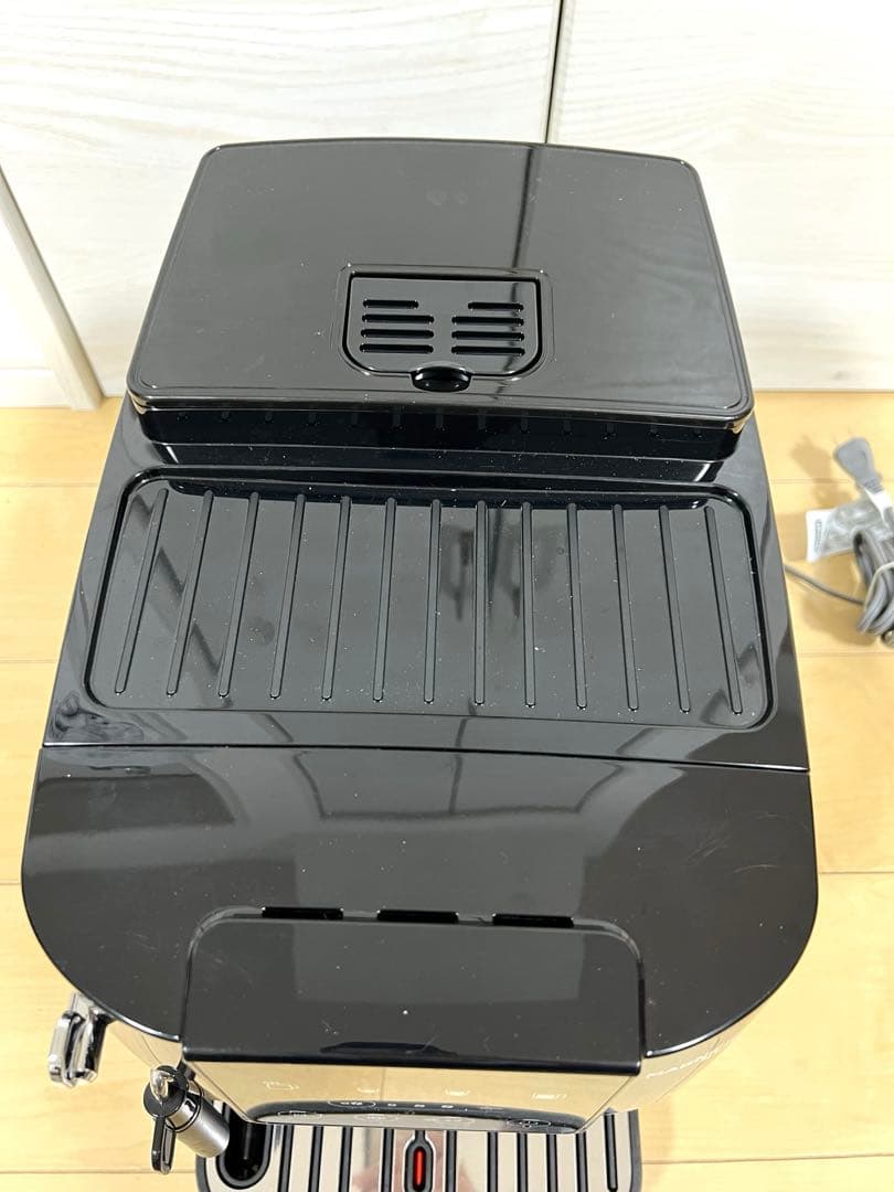 【美品】DeLonghi デロンギ マグニフィカスタート ECAM22020B