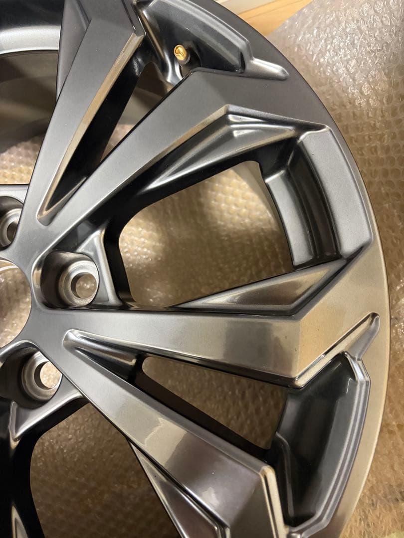 もっち　RAV4 後期純正18インチホイール　1本　①