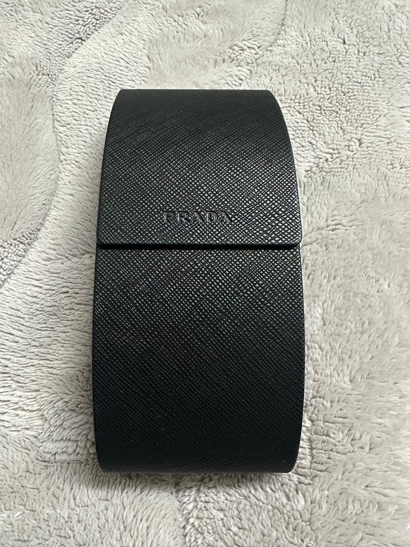 PRADA スクエア サングラス PR19ZSF 1AB5S0 ブラック