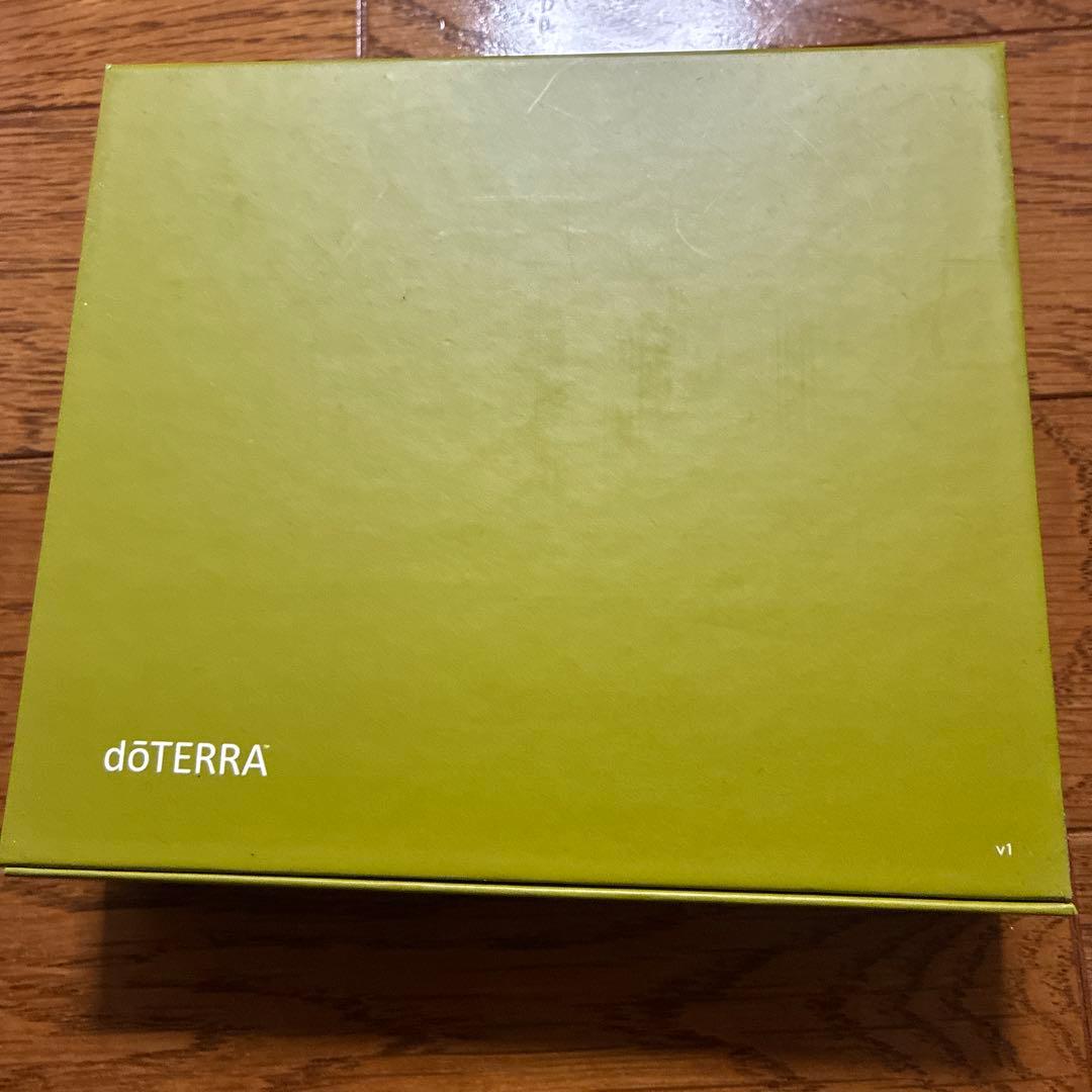 【未使用】　doTERRA ドテラ　ファミリーエッセンシャルキット　オイル