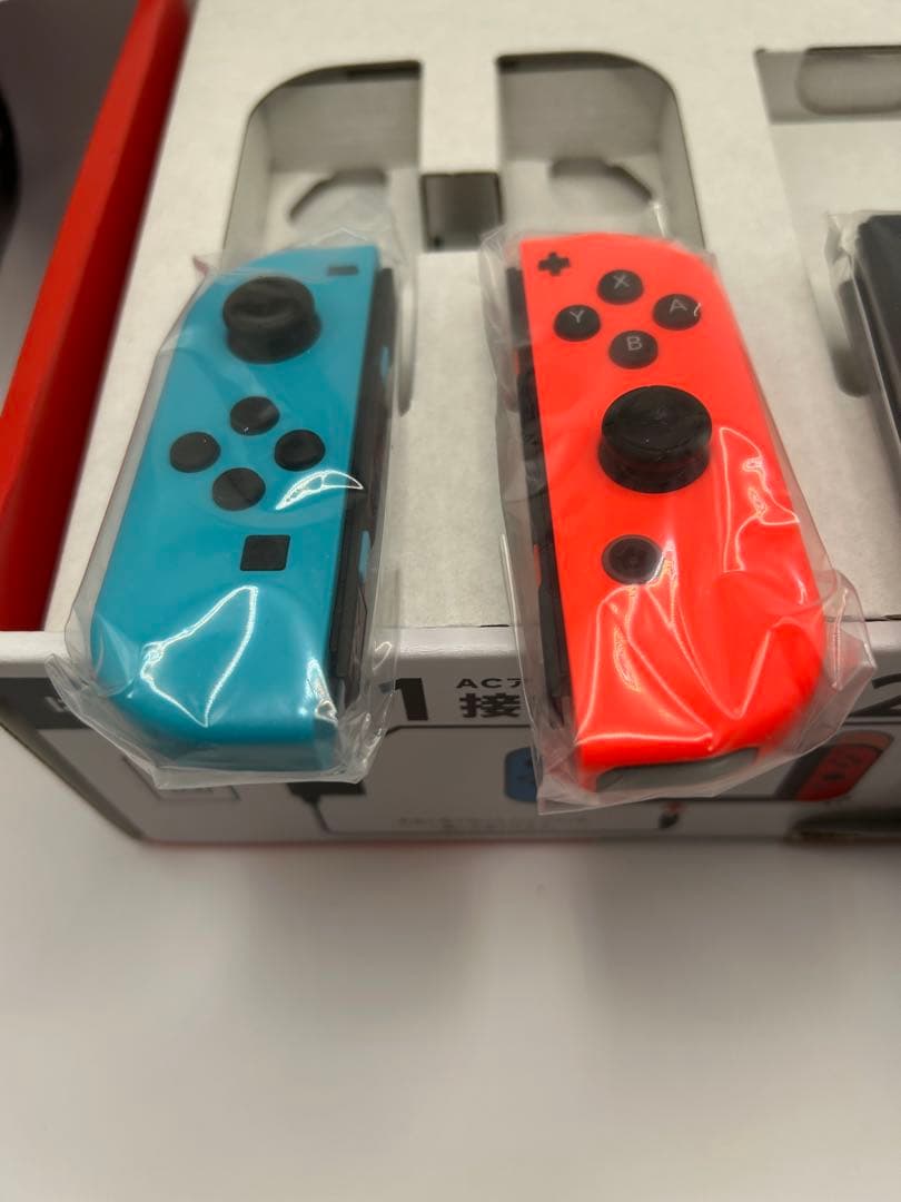 Nintendo Switch 本体 Joy-Conネオンブルー/ネオンレッド