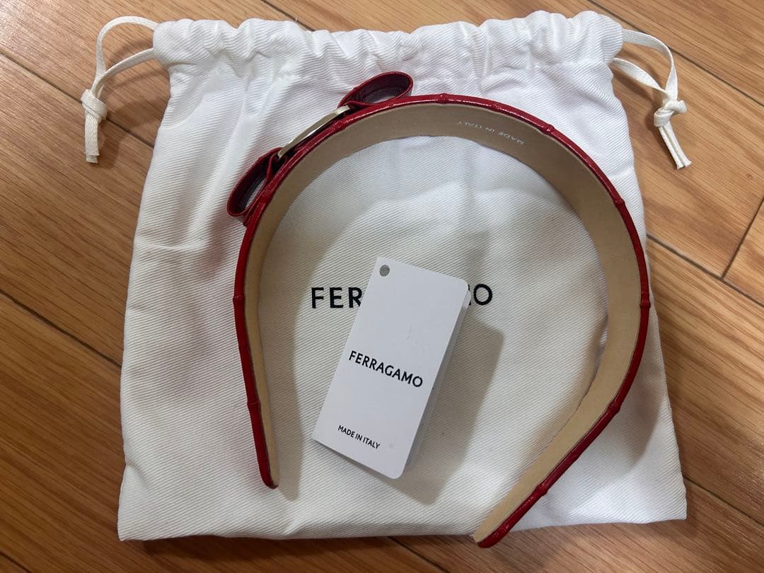 【新品】Salvatore Ferragamo カチューシャ リボン 赤