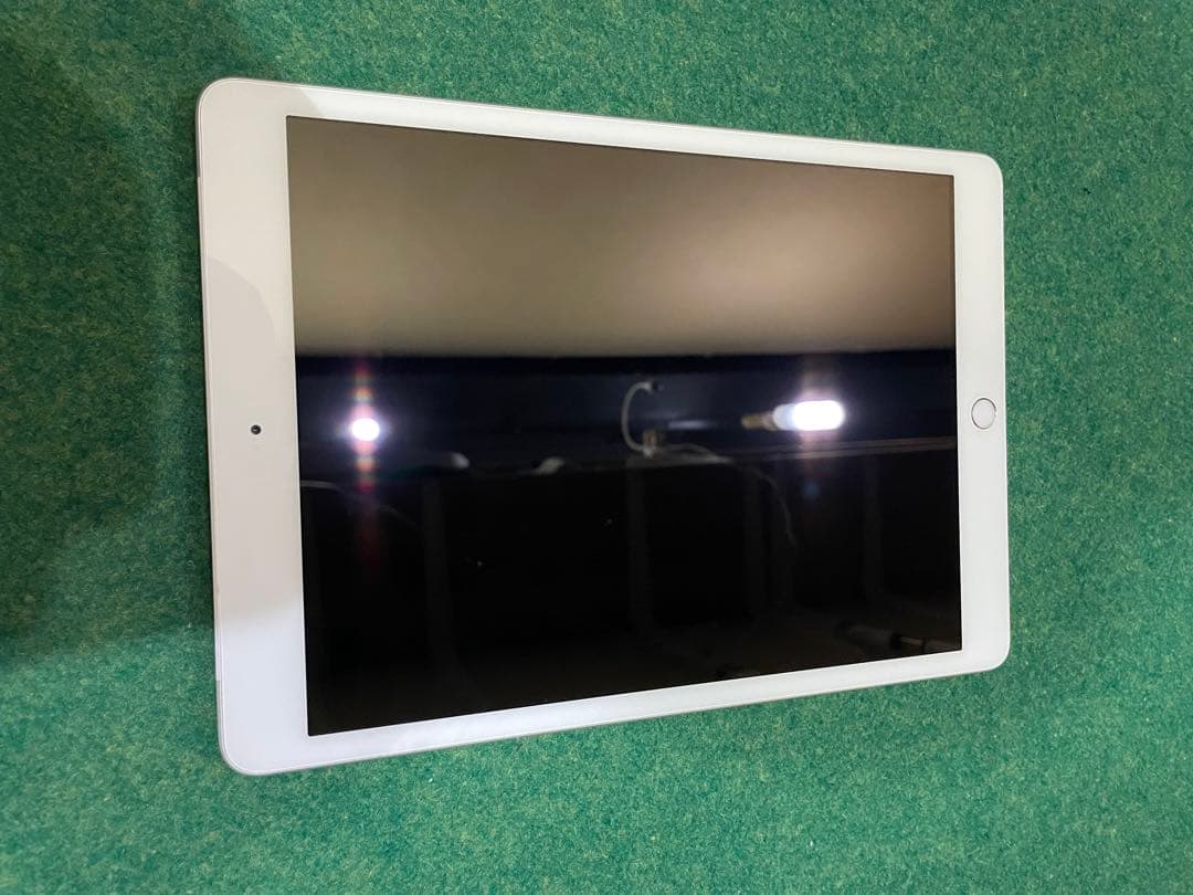 iPad (第7世代) シルバー 32GB WiFi ケース付き②