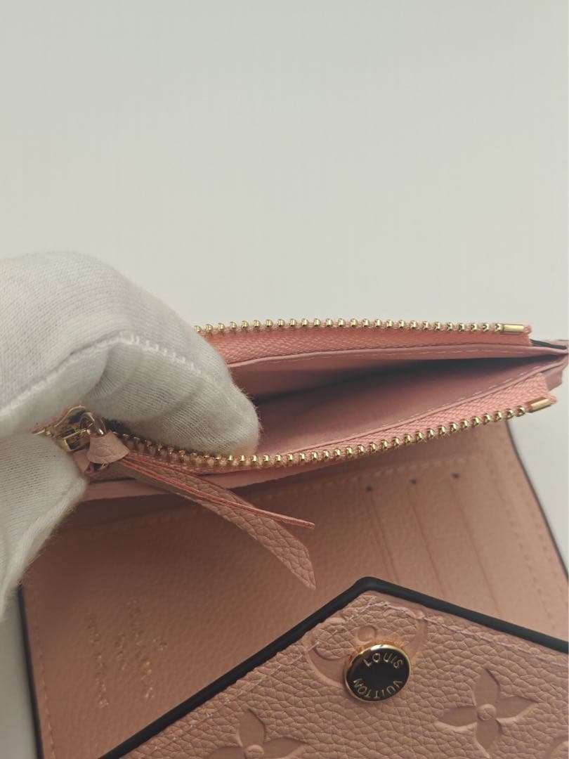 LOUIS VUITTON 三つ折り財布 エンボス ピンク 中古　美品