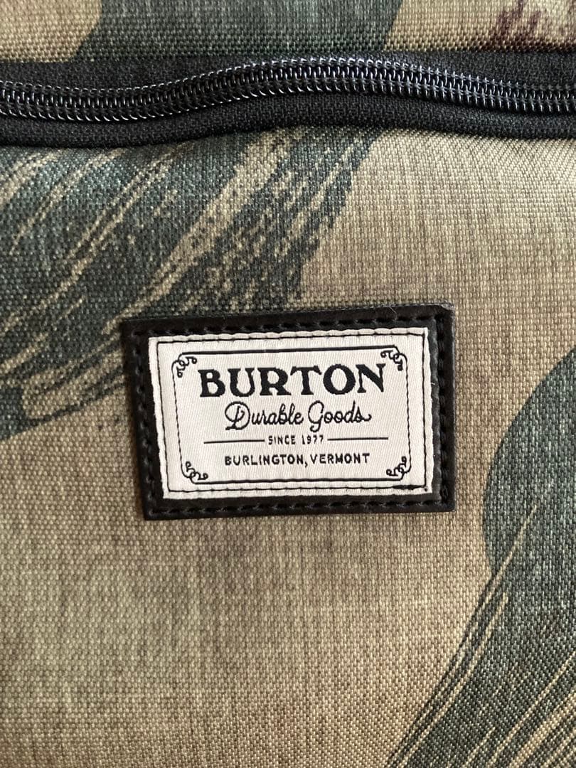 【値下げ】BURTON 迷彩柄 ボストンバッグ 大容量
