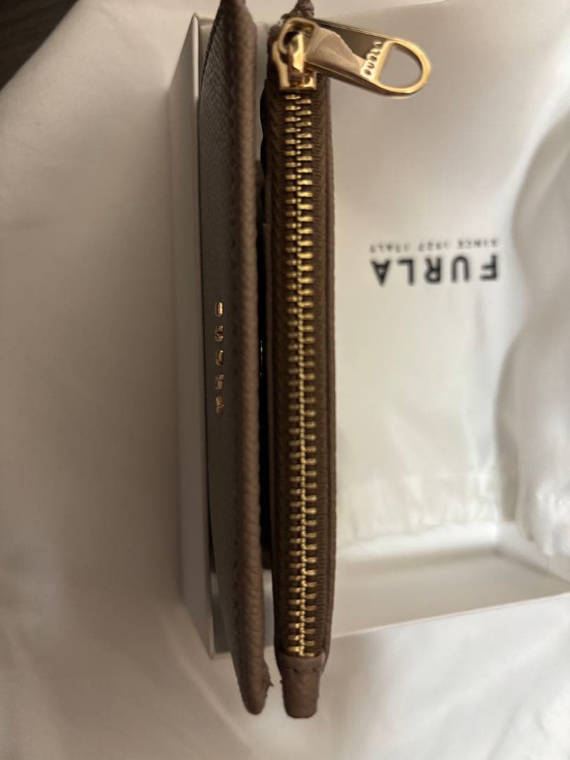 FURLA 財布　スリム　二つ折り財布