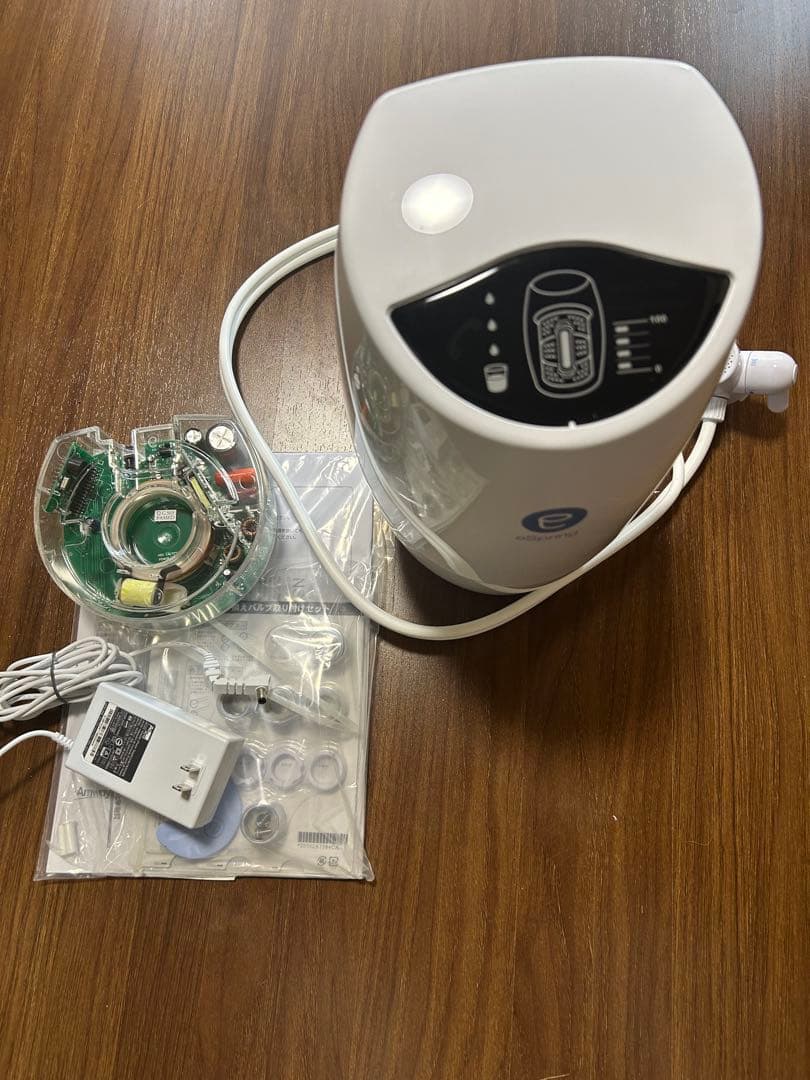 【お値下げしました】eSpring 浄水器 本体と付属品