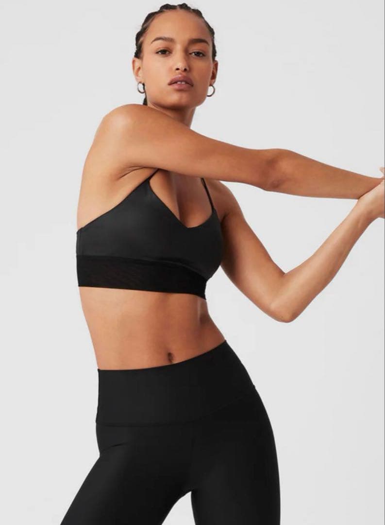 新品Alo yoga アローヨガ ブラトップ XS