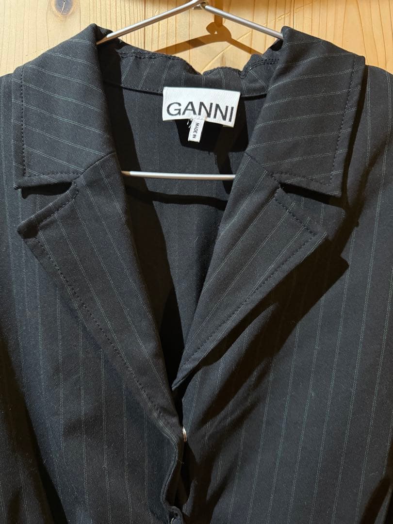 GANNI ストライプ 半袖 ひざ上ワンピース