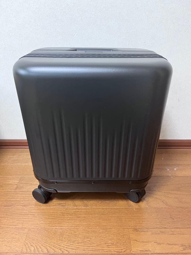 VELO 3-in-1 拡張可能なキャリーケース 機内持込〜72L TSAロック