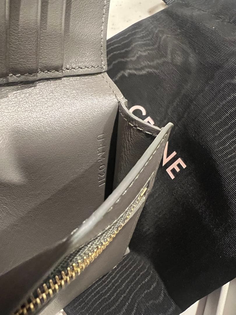 CELINE 二つ折り財布 グレー