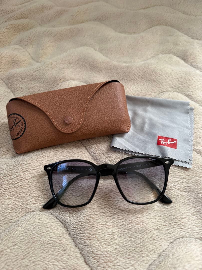 人気モデル　RayBan RB4258F 601/19 サングラス