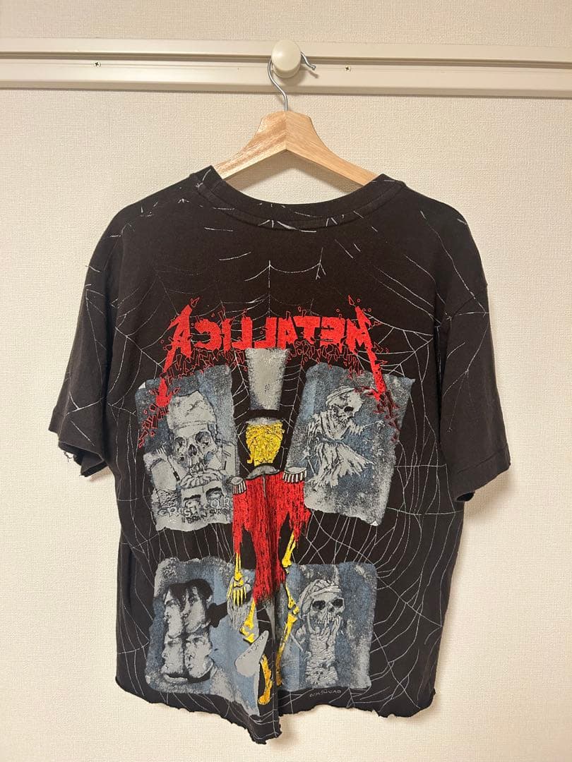 llica Tシャツ　セルフダメージ加工