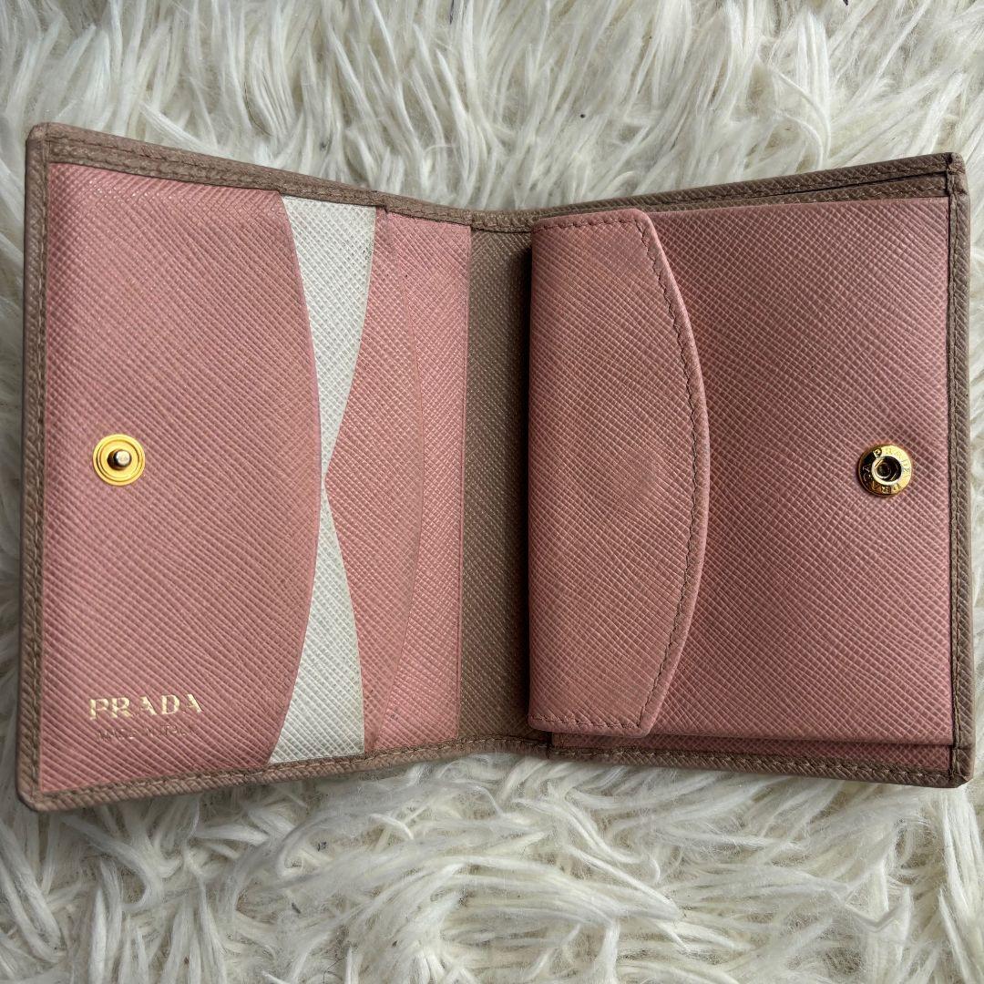 ※Momo＊※　　　　　　　　　　　　　　　【人気 美品】プラダ