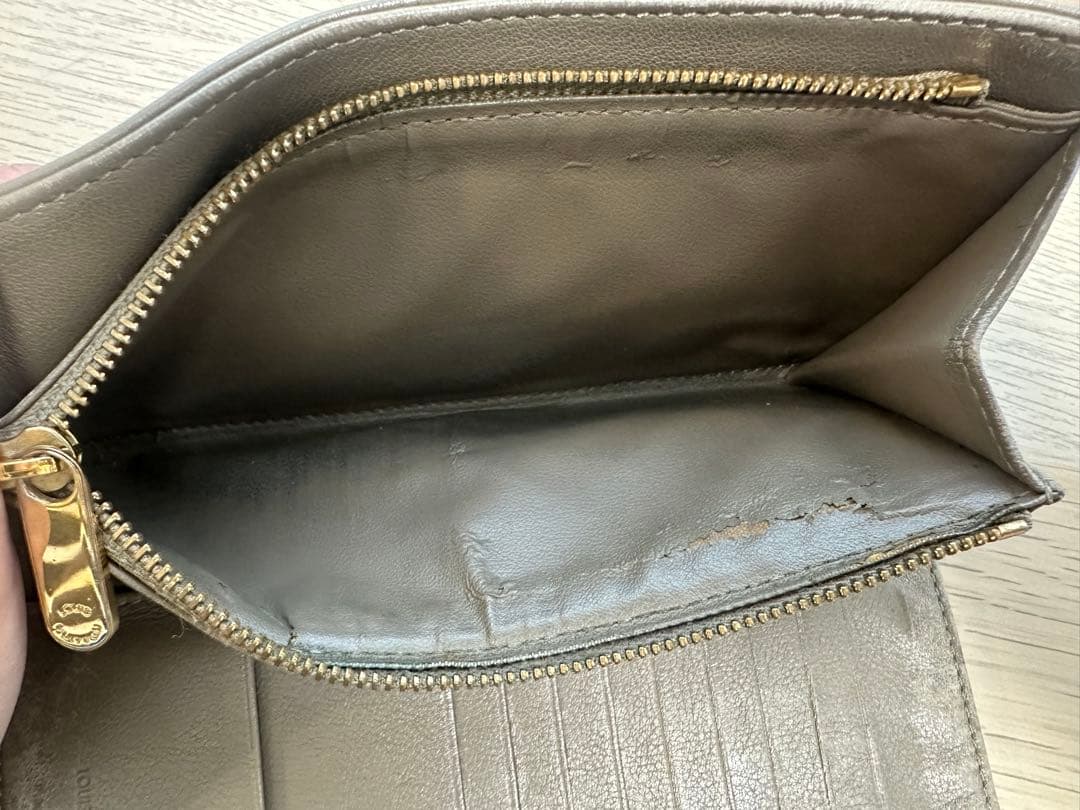 Louis Vuitton グレー 長財布　三つ折り財布