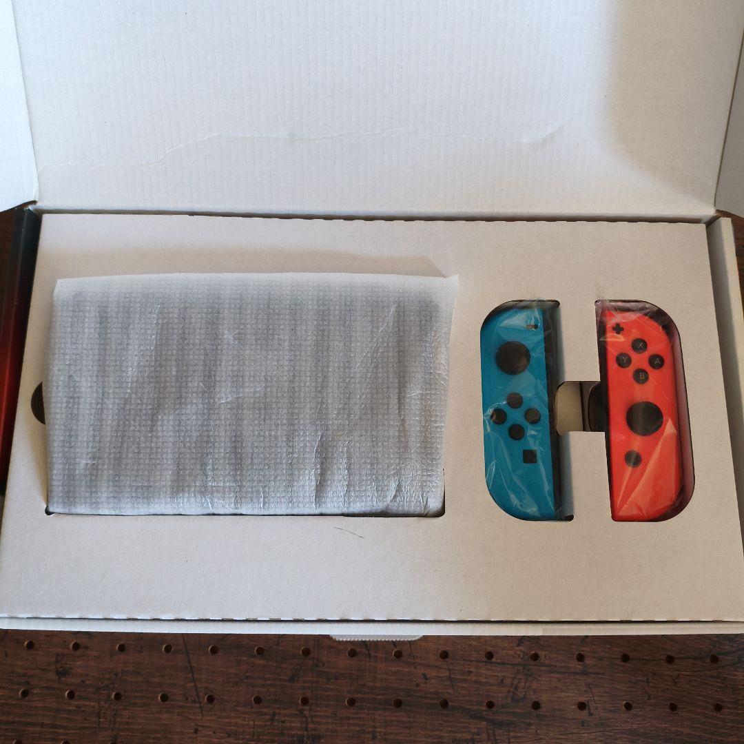 Nintendo Switch 本体 青/赤 充実の付属品、おまけ付き