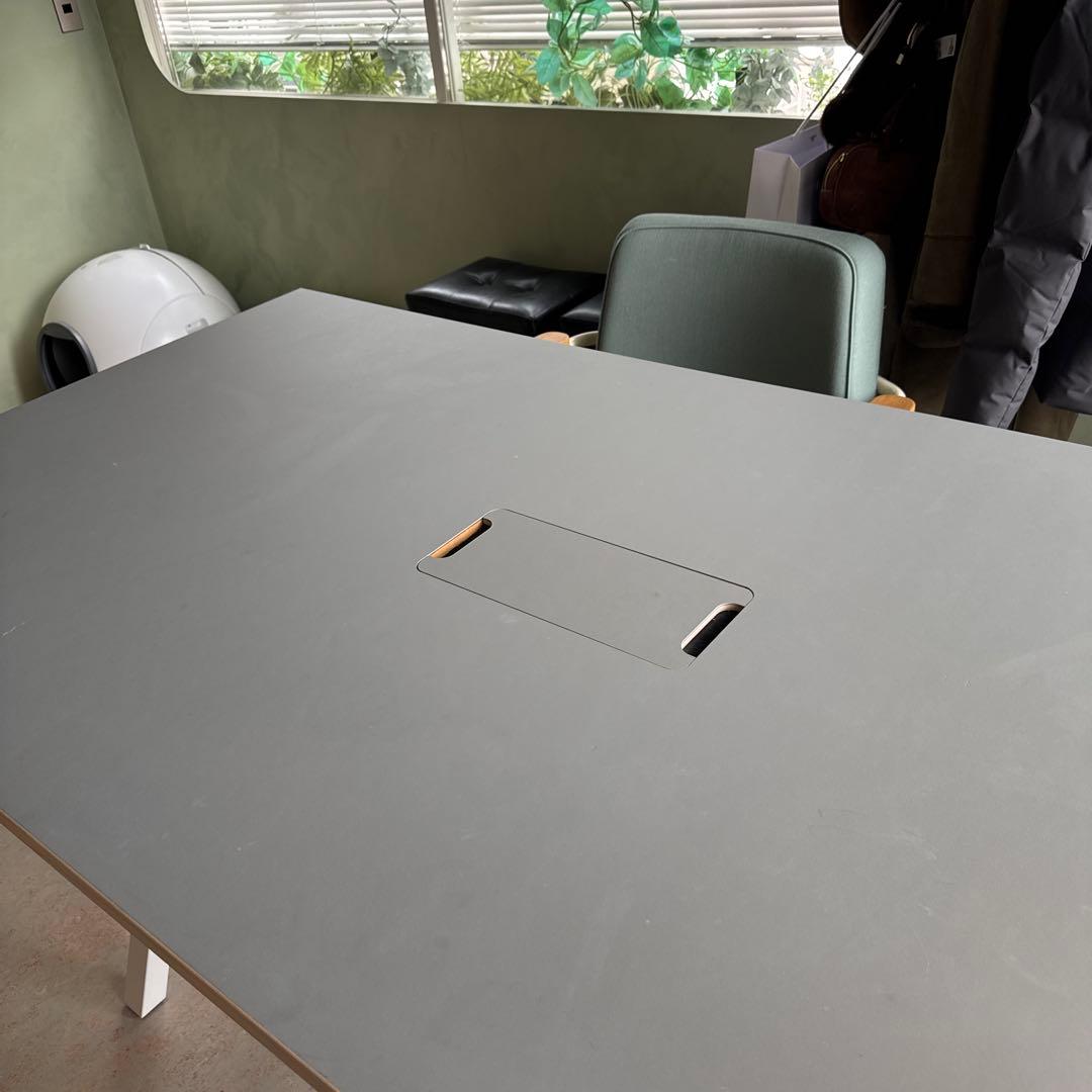 String Furniture 三脚型木製デスク　テーブル　　HAY