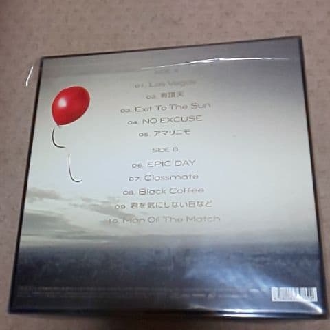 B'Z【EPlCDAY CD＋オリジナルライブグッズ】とカード２枚セット