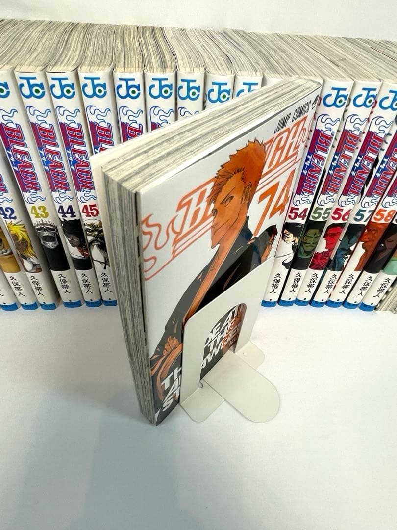 【豪華セット】BLEACH 全74巻 ＋ ファンブック6冊 ＋ 小説