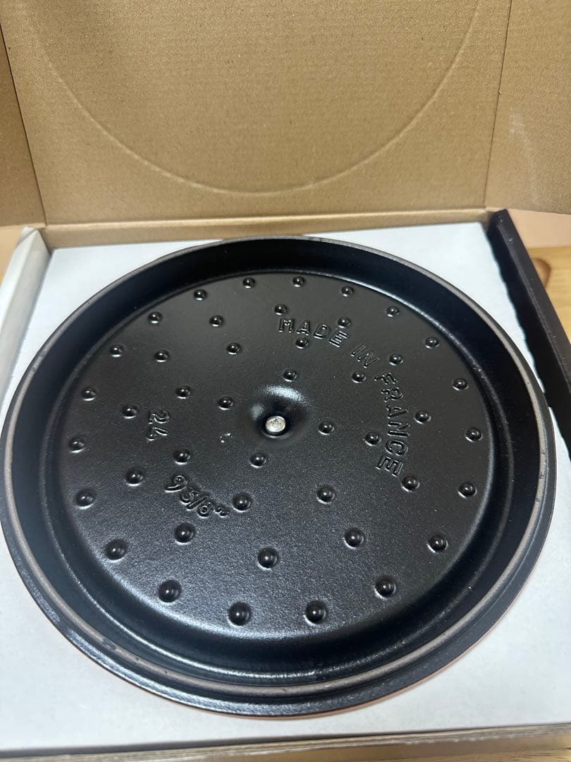 staub ココットラウンド　シナモン　 24cm