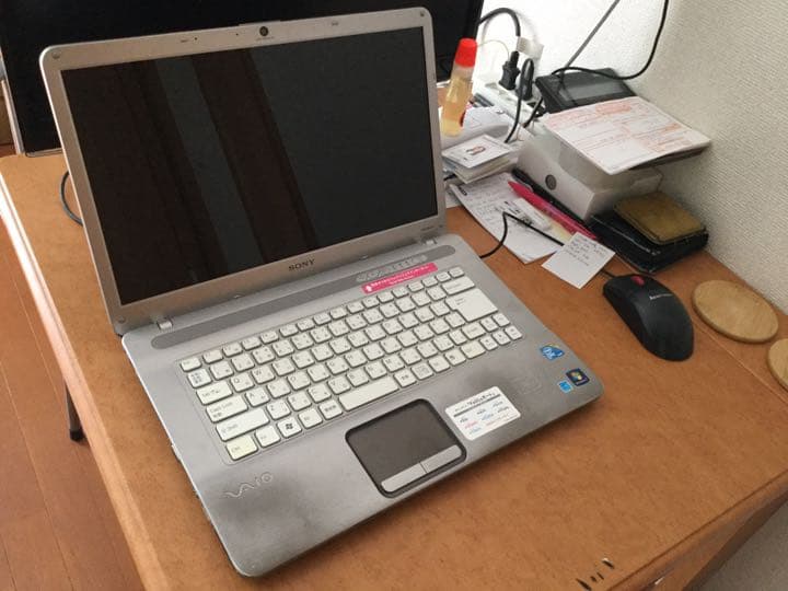 ソニー Vaio ノートPC、 起動済