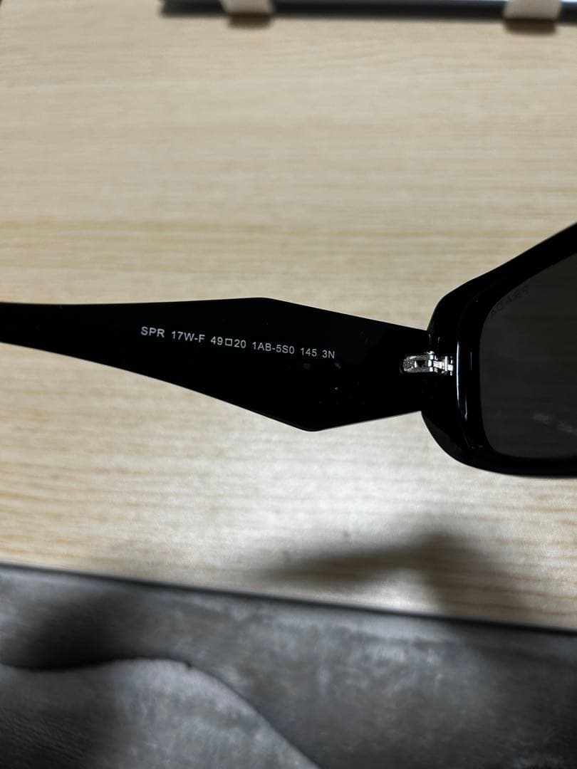 PRADA ブラック サングラス