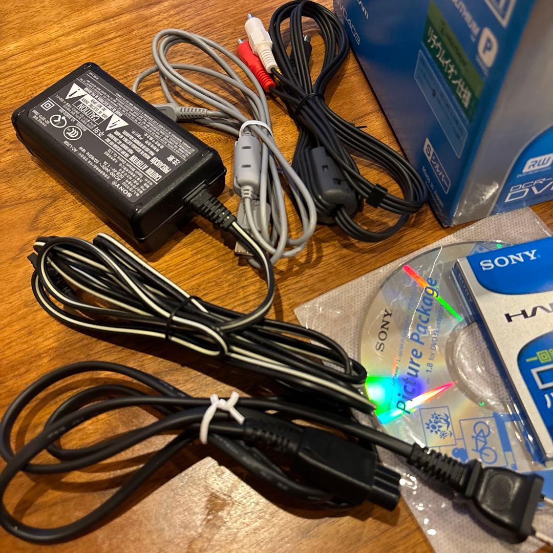 【美品】【送料無料】動作確認済み☆SONY ハンディカムDCR-DVD403