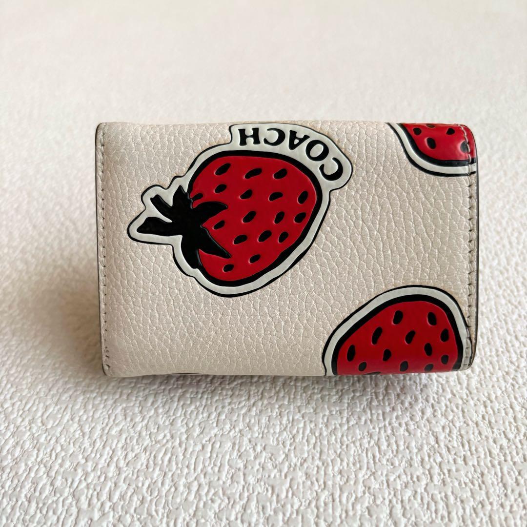 coach コーチ 三つ折り 財布 苺 レザー　 財布　いちご