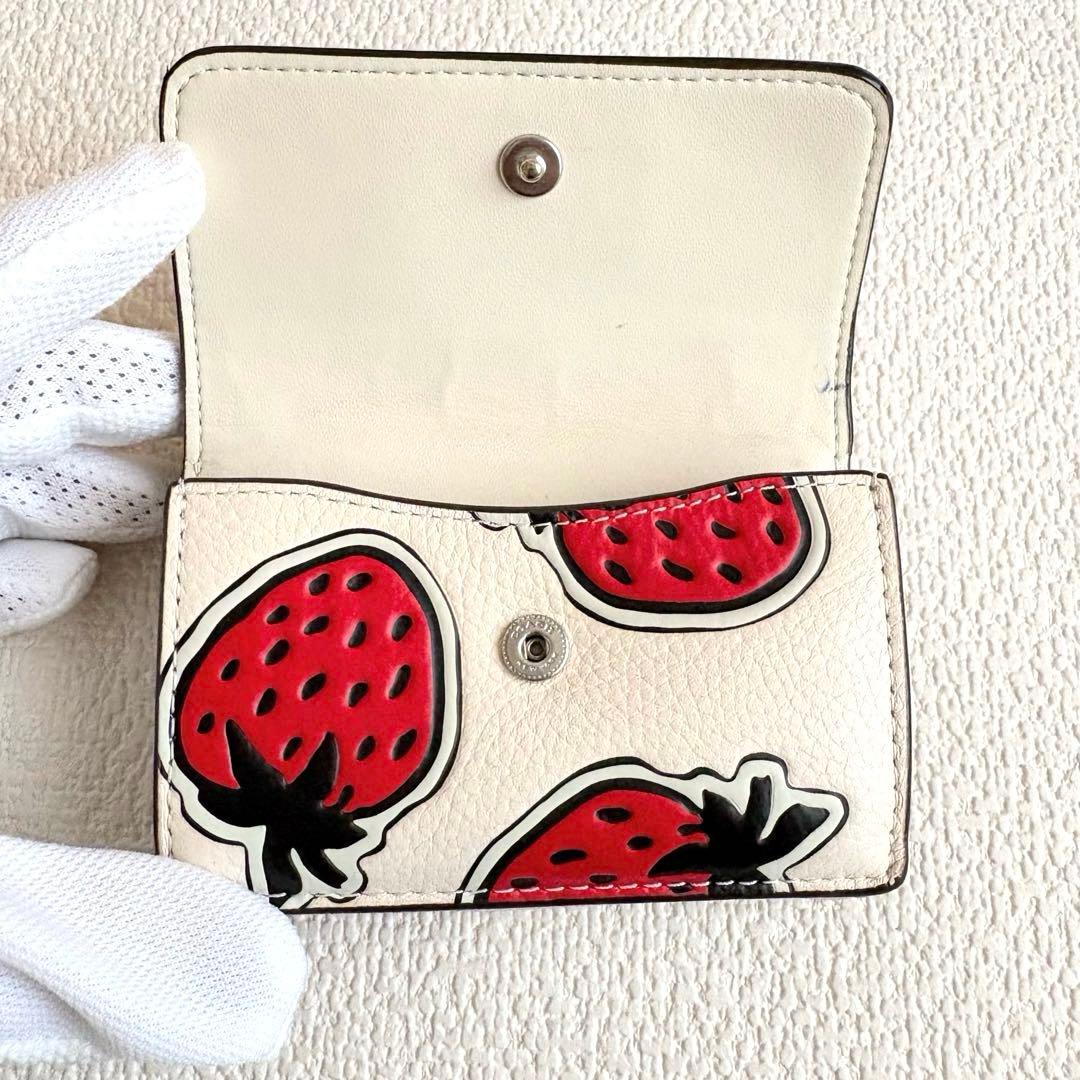 coach コーチ 三つ折り 財布 苺 レザー　 財布　いちご