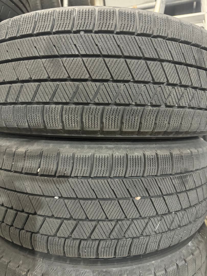 215/60R16 ブリジストン VRX3 スタッドレスタイヤ 4本